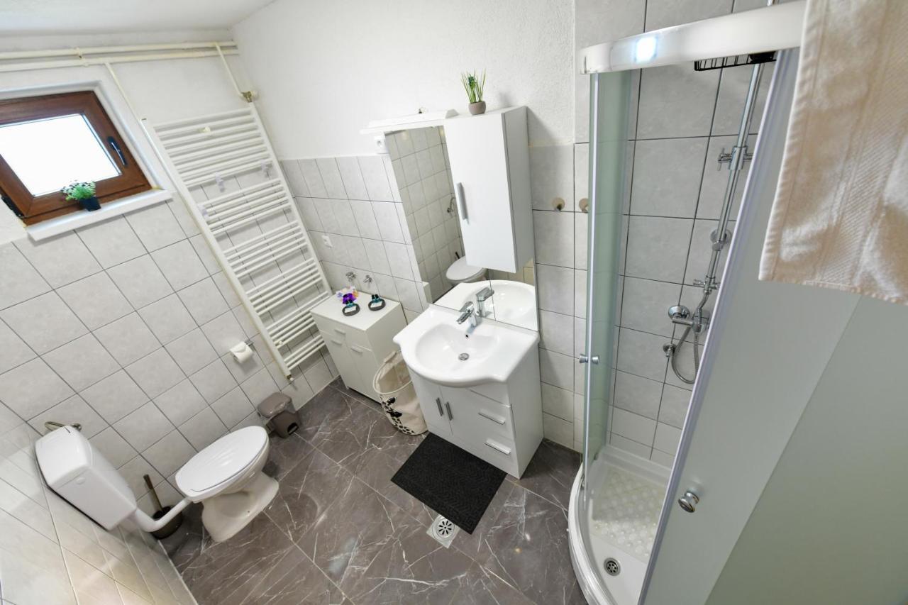 Apartman Plum Plitvice Dreznik Grad ภายนอก รูปภาพ